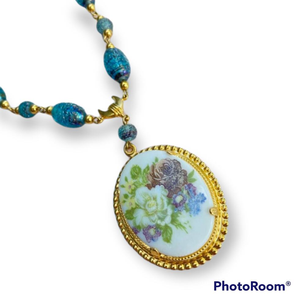 Floral Porcelain Pendant Necklace in Turquoise and Gold